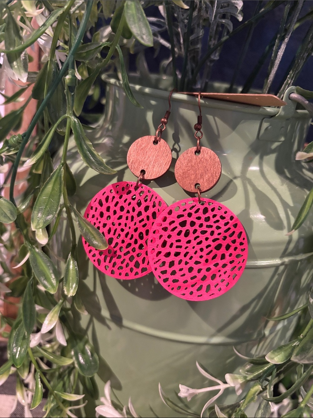 Pink Laser-Cut Round Drop Earrings - Unbranded